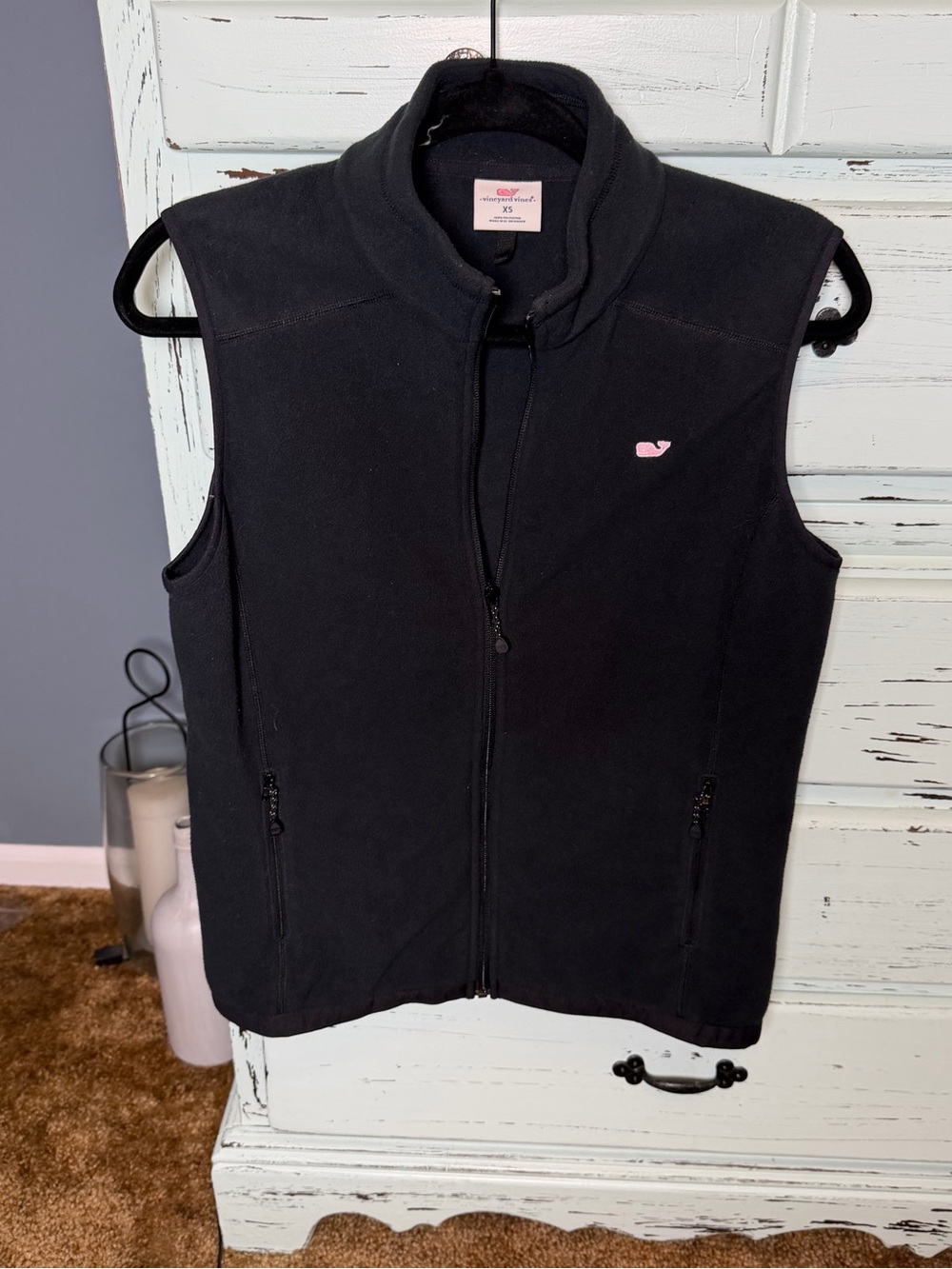Vineyard Vines Women’s Black Fleece Vest with Pink Whale Logo, size XS.